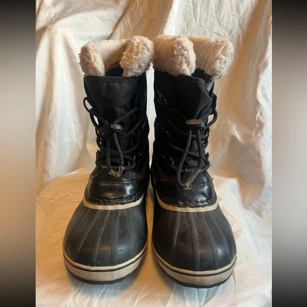 COPY - SORELS kids EUC. Removable inner insulated liners. Size 3 (US), 34 (EU)